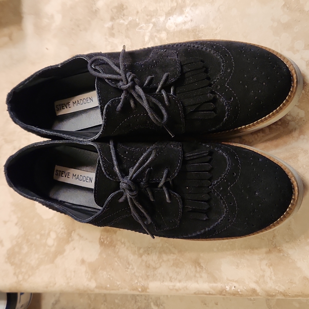 Steve Madden Black Suede shoes